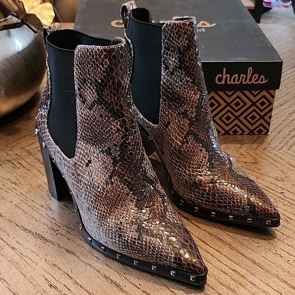 Charles David chelsea snakeskin boots size 7 New only worn one time with box - Picture 12 of 14